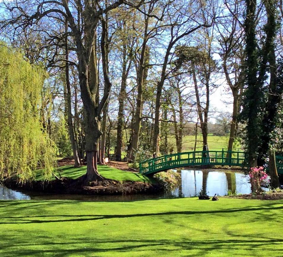 Hostal Mulberry House Ongar Exterior foto