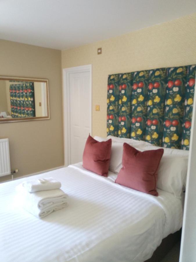 Hostal Mulberry House Ongar Exterior foto