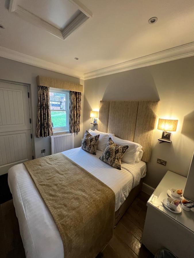 Hostal Mulberry House Ongar Exterior foto