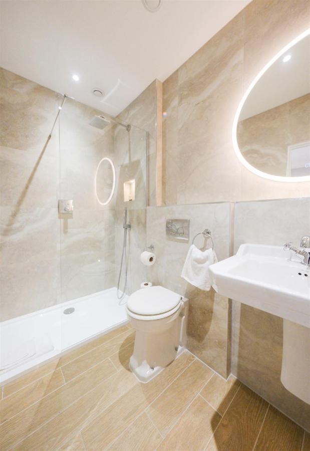 Hostal Mulberry House Ongar Exterior foto
