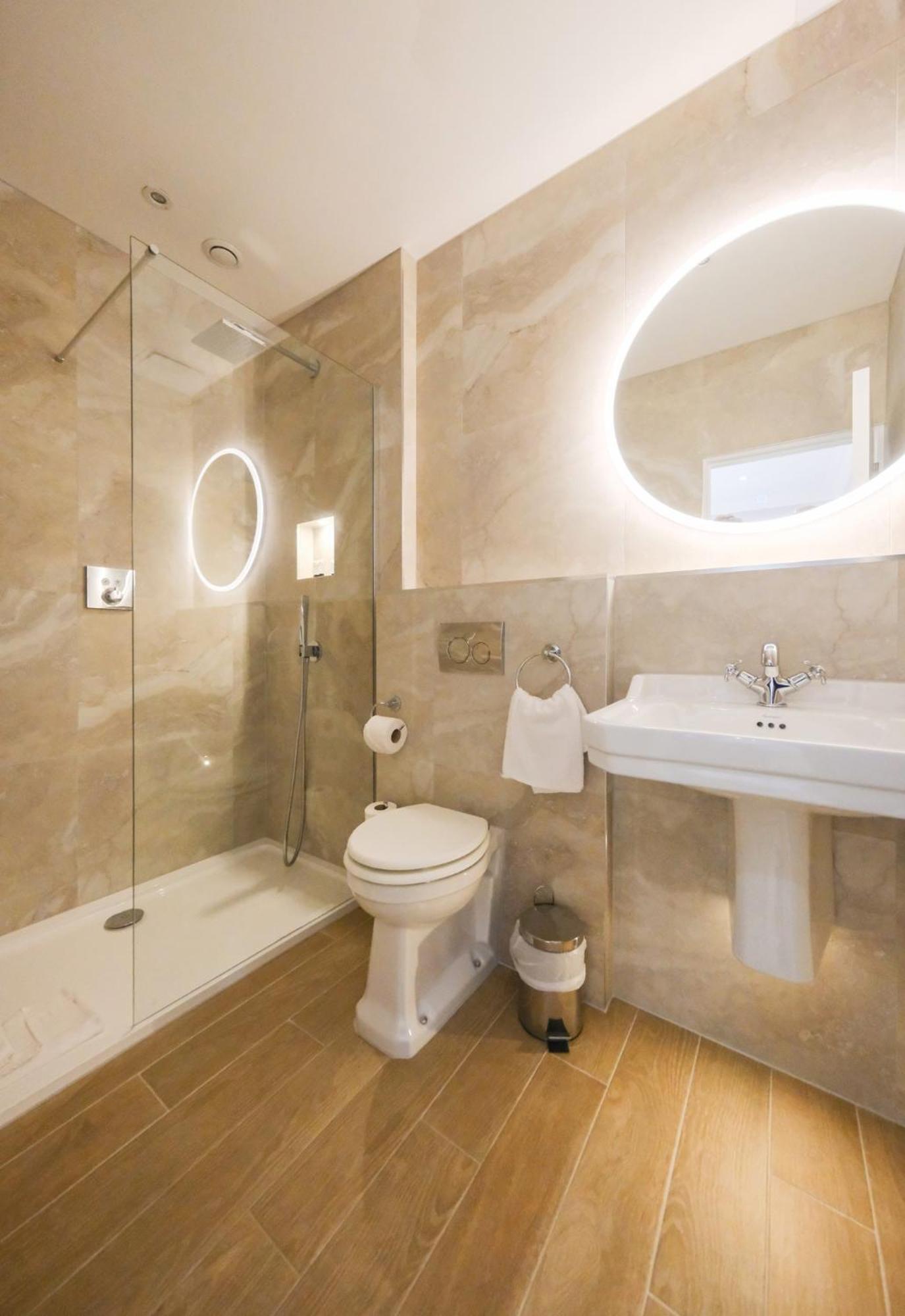 Hostal Mulberry House Ongar Exterior foto