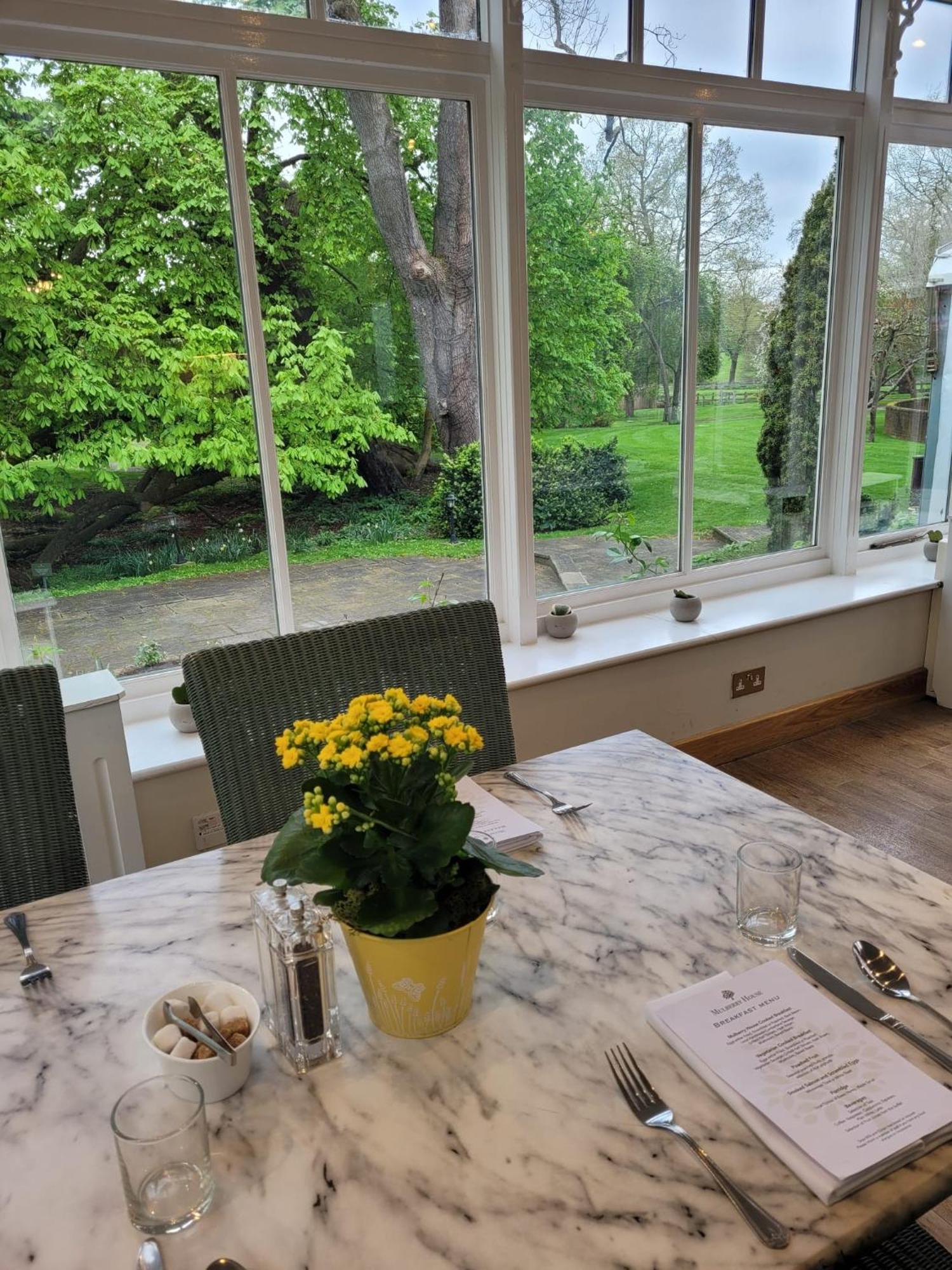 Hostal Mulberry House Ongar Exterior foto